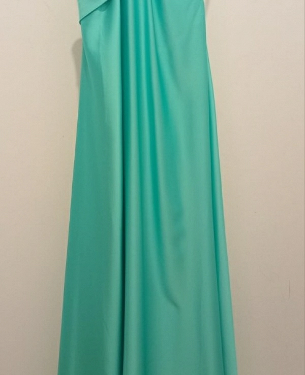 VESTIDO EN  COLOR VERDE AGUA LARGO RASO