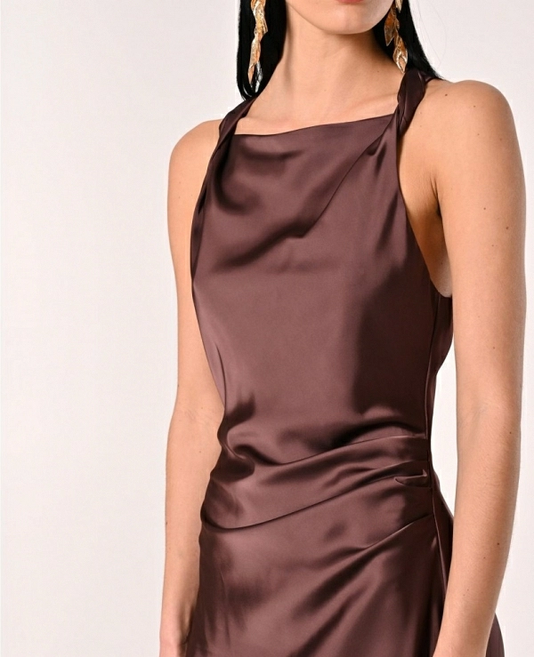 Vestido en satn DE COLOR  ROSA