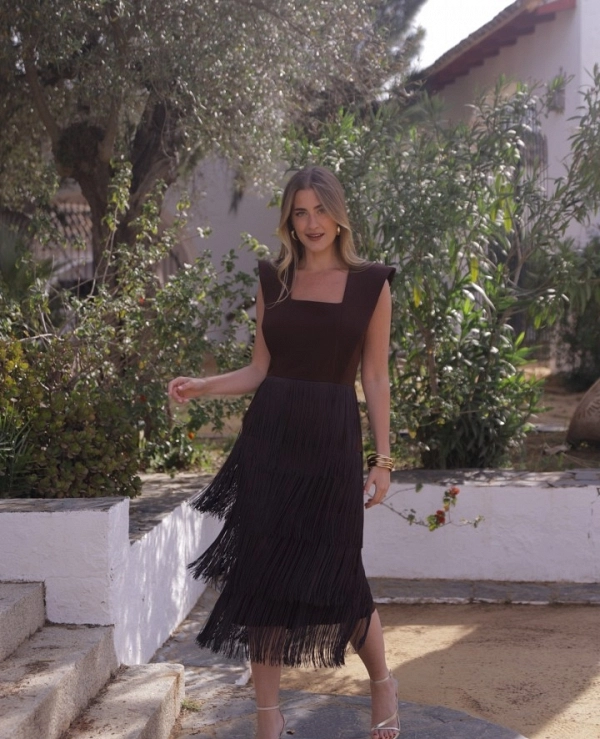 VESTIDO FLECOS CON HOMBRERA