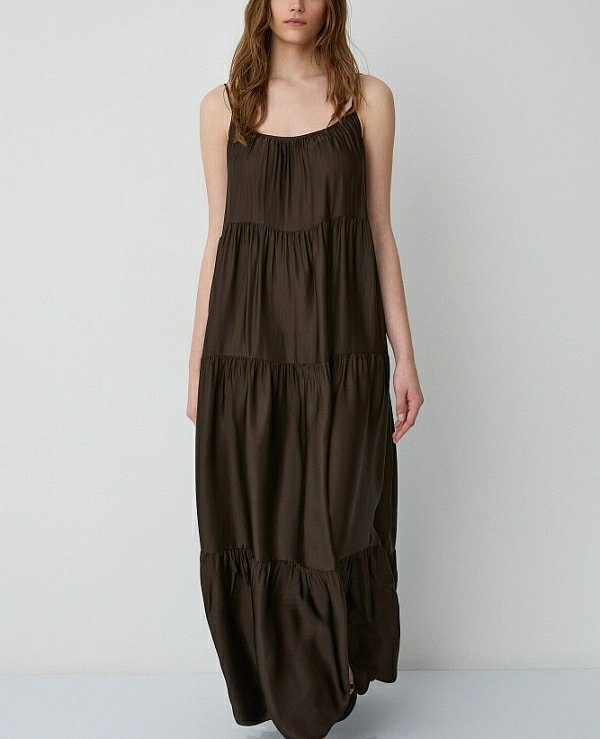 Vestido largo con aspecto satinado y volantes.DE BSB MODELO 055-211072 - 21624