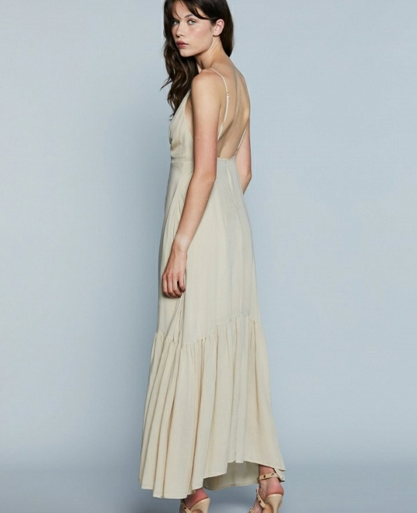 Vestido largo GETAFE S/M con abertura en el pecho ms logotipo de cadena ms volante RELISH