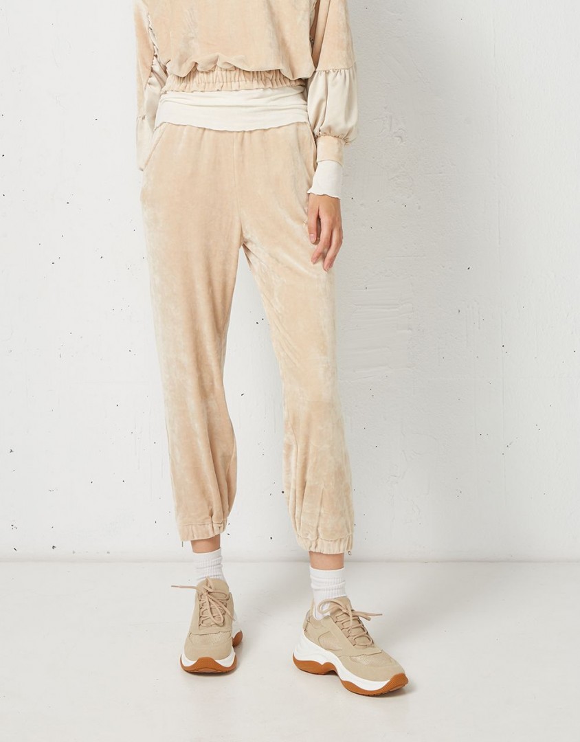 JOGGERS DE TERCIOPELO MONOCROMO 046 212022 BSB Guineachic