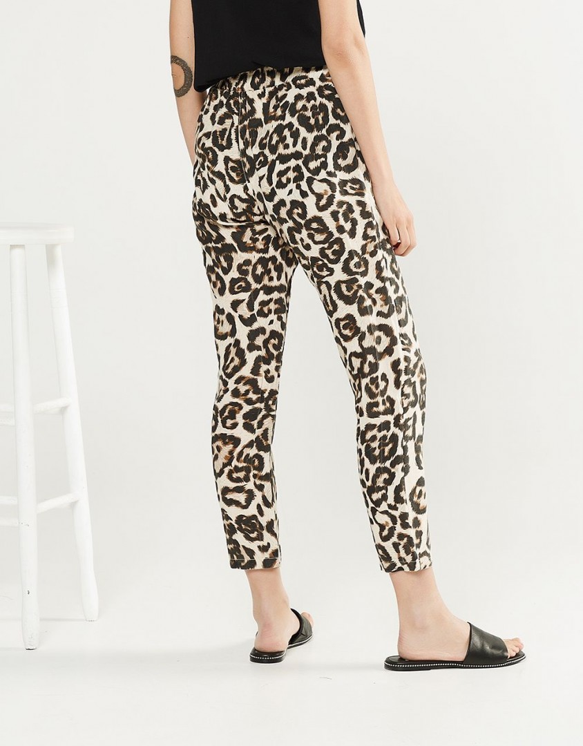 Pantalón en animal print con cinturón | Pantalones | Lola Casademunt